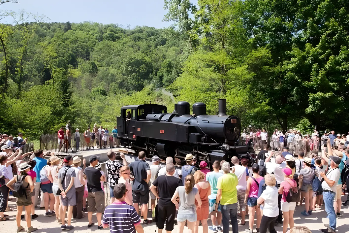 Vue panoramique depuis les gorges du Doux